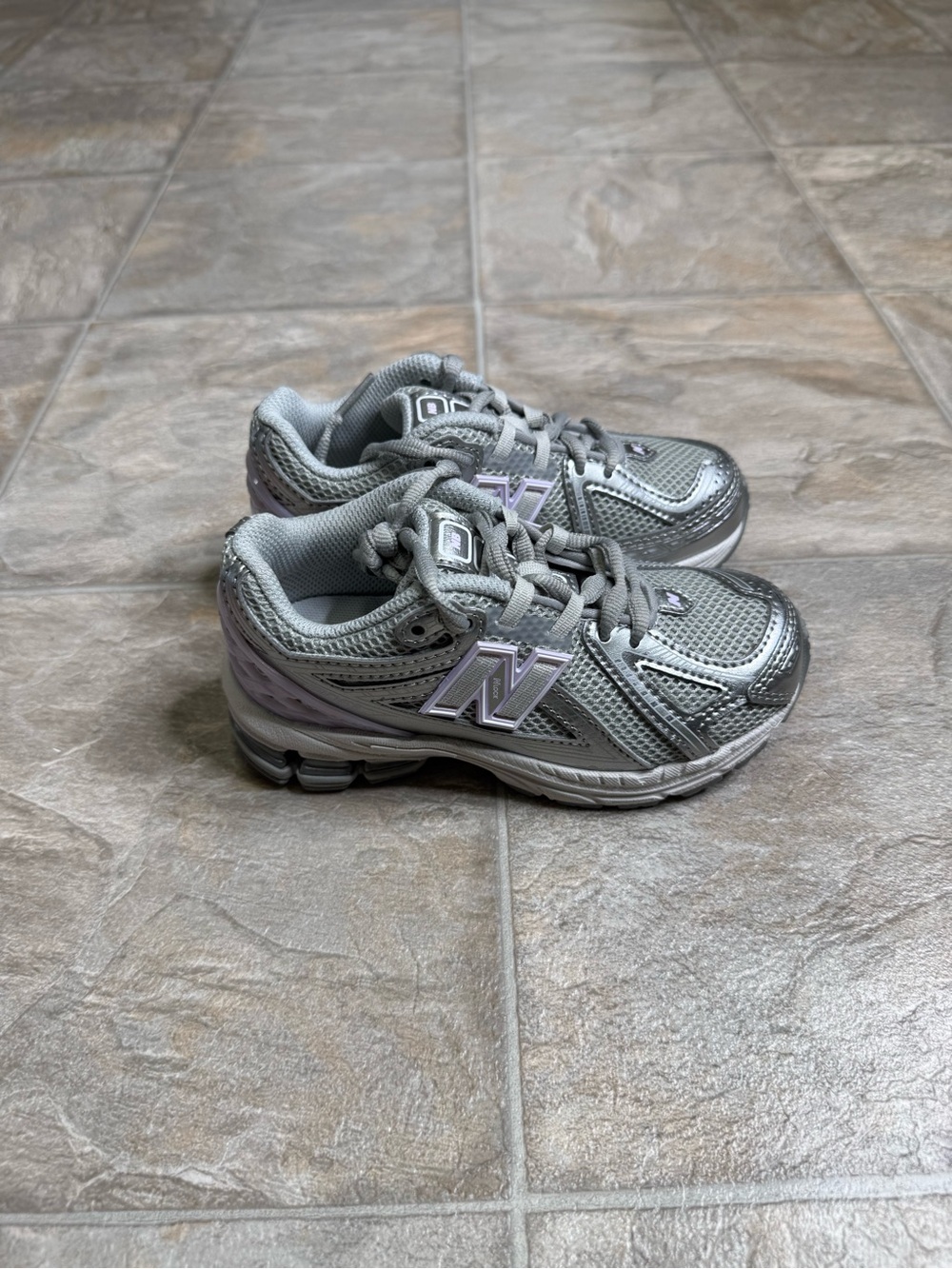 New Balance 1906R Silver Metallic Milk Violet PS Girls Shoe Size 11c PC1906CX - Picture 3 of 8